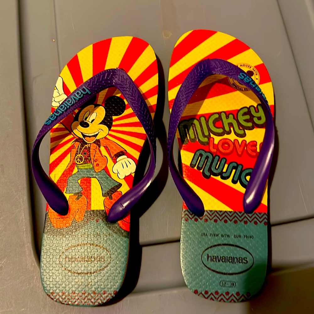 Havaianas Mickey Mouse flip flops